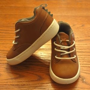 Carter's Shoes, EUC